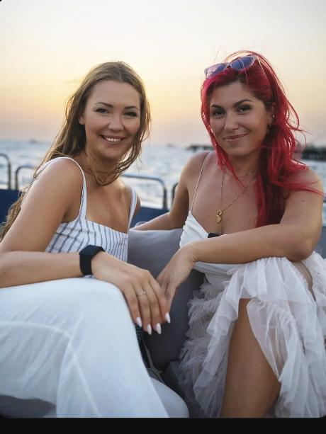 Jacky & Julez, Gründerinnen von Secret Creators